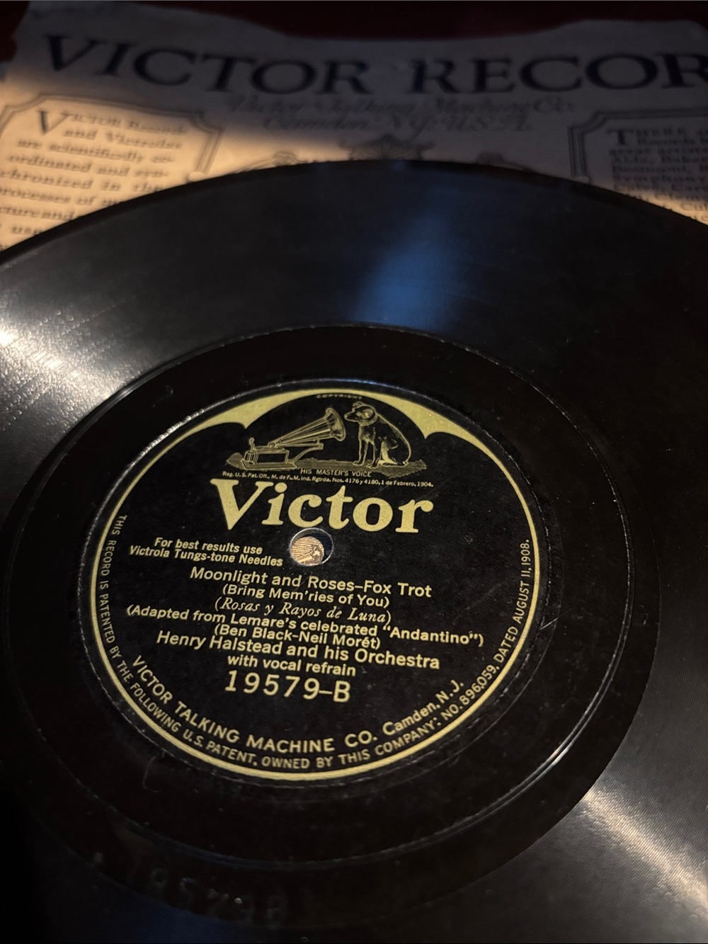 Moonlight and Roses-Fox Trot" performed by Henry Halstead